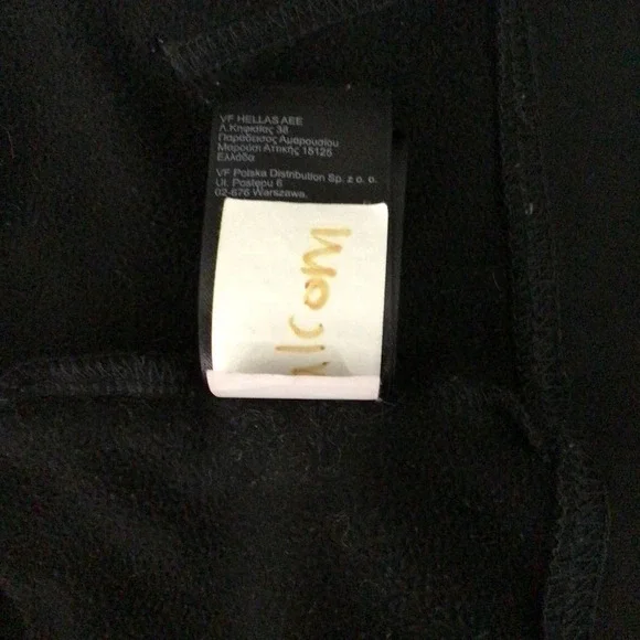 The North Face Black and Red Full Zip Hoodie - Size Large (14-16) - Picture 8 of 8